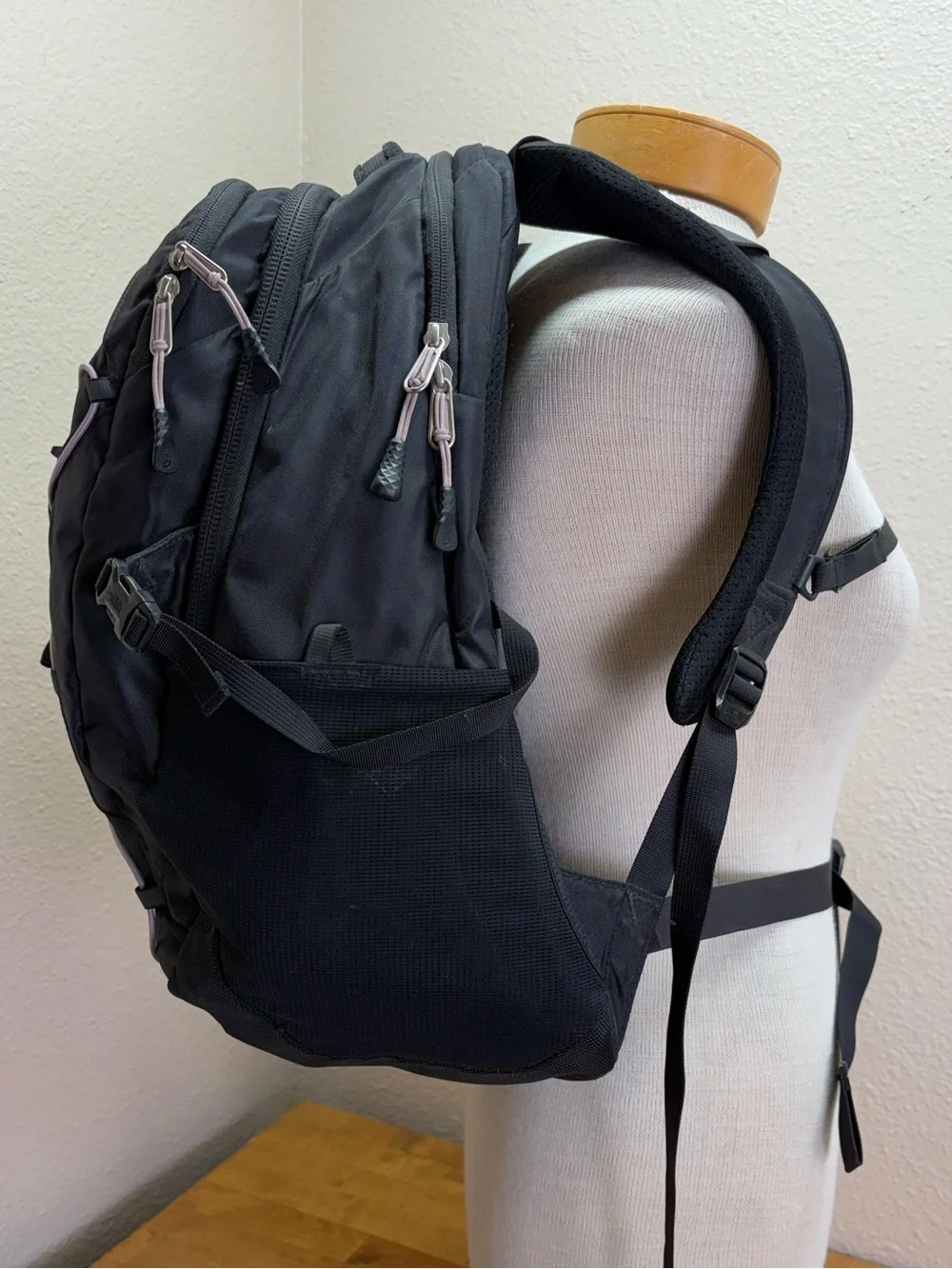 The North Face Borealis Backpack Black FlexVent Laptop Hiking Travel School 28L